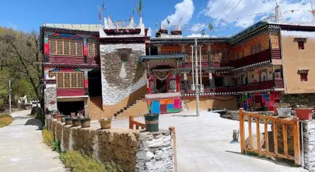 Liuxi Chinese Inn Homestay, Prenota Hotel Hotel a Danba con parcheggio, Parcheggio