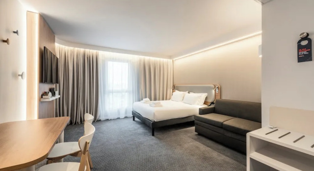 Люкс Holiday Inn Express & Suites Reims - Rives de Vesle by IHG