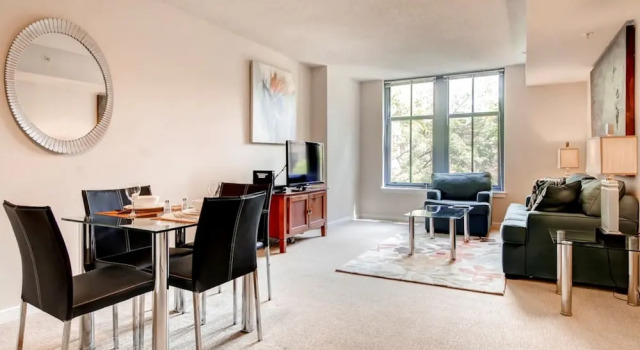 Апартаменты Luxury c 1 комнатой Bluebird Suites in Crystal City