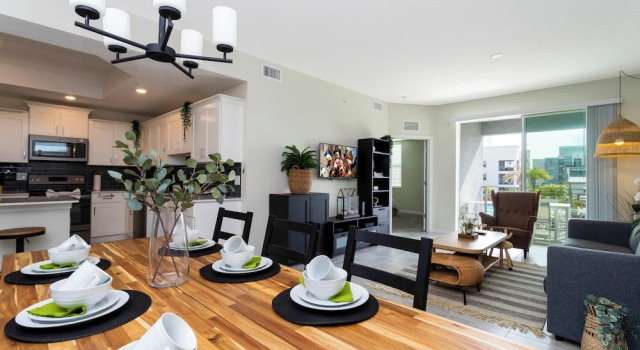 Accessible 3Bd Condo Close to Disney Storey Lake Orlando 208 3180, Rezerwuj Hotel Kissimmee Kissimmee