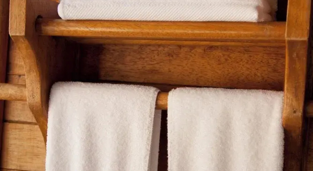 Deluxe kétágyas szoba a hegyre néző kilátással és erkéllyel tree house lodge
