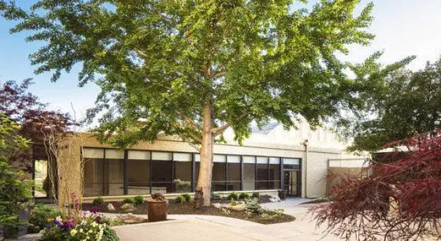 Кровать в общем номере Wyndham Omaha Hotel - West Dodge
