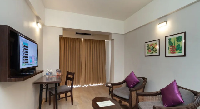 Номер Superior с балконом и с красивым видом из окна So My Resort