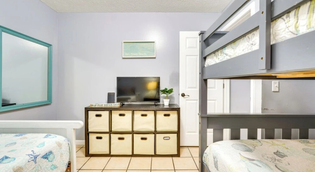 Коттедж Pet-friendly PCB Duplex - Walk to Beach!