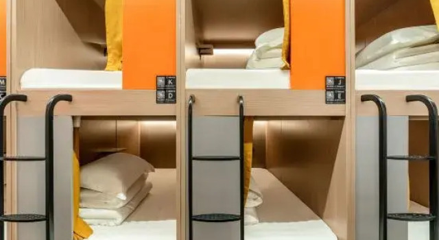 Кровать в общем номере (мужской номер) с 2 комнатами Qingmo Nianhua Youth Hostel (Huimin Street Bell and Drum Tower Subway Station Branch)