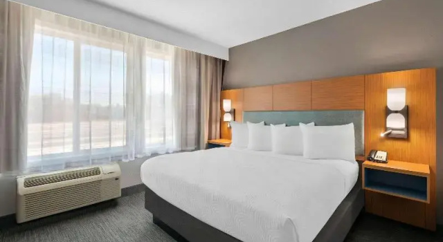 Люкс Country Inn & Suites by Radisson, Near The National Sports Center, Coon Rapids, MN