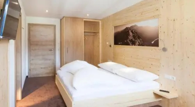 Apart Simone, Prenota Hotel Hotel a Tirolo con parcheggio, Parcheggio