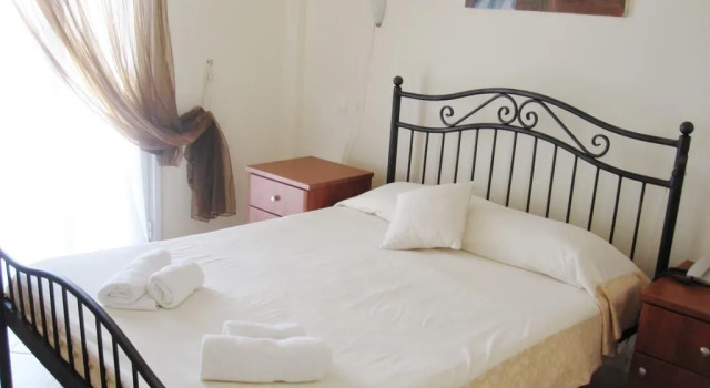 Prapas Apartments, Prenota Appartamento Hotel a Kythera con piscina, Piscina