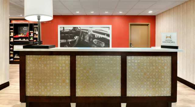 Hampton Inn & Suites Monroe, Varaa Hotelli Monroe Louisiana