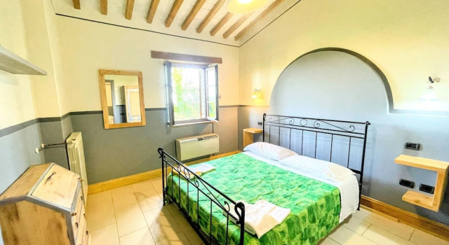 Apt 6 - Enjoy a Relaxing Time in a Romantic Setting, 0.7 Kms/spoleto Centre, Varaa Hotelli Spoleto Umbria