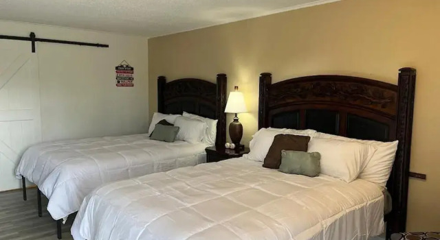Ballparks Inn, Забронировать Отель Отели Table Rock Lake с парковкой, Парковка