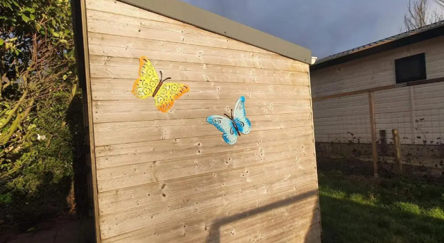 Relax huisje is een luxe huisje met een vaatwasser en zeer snel WIFI 5G en is voorzien van een nieuwe badkamer en keuken met een omheinde tuin met een eigen parkeerplaats