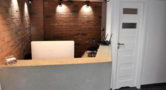 Hostel Coco, Забронировать Хостел Отели Варшавы с парковкой, рядом с ОРКО Тауэр, Парковка