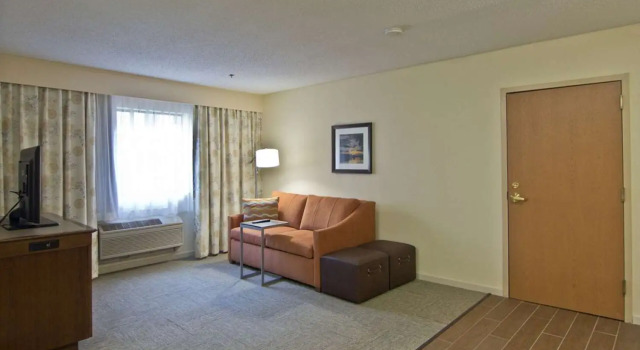 Трёхместный люкс Hampton Inn & Suites Chillicothe