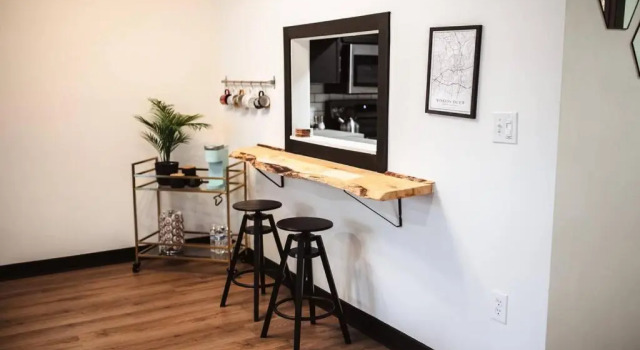 The Spruce Goose- Eclectic 2BD/1.5BA ENTIRE Condo, Prenota Hotel Winston-Salem Carolina del Nord