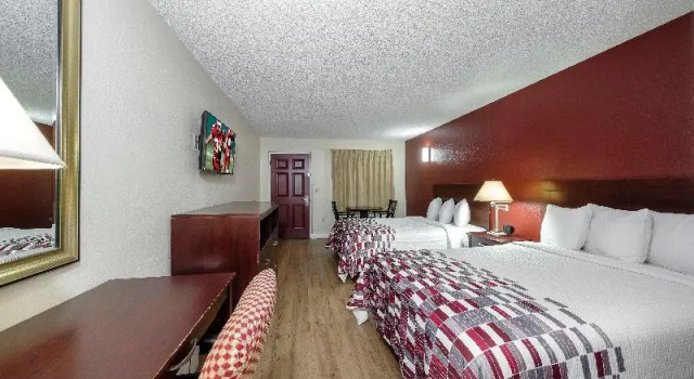 Двухместный номер Deluxe с видом на бассейн Red Roof Inn Ellenton - Bradenton NE