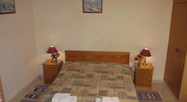 Abraham's House, Book Hotel Hoteller i Tochni med pool, Swimmingpool
