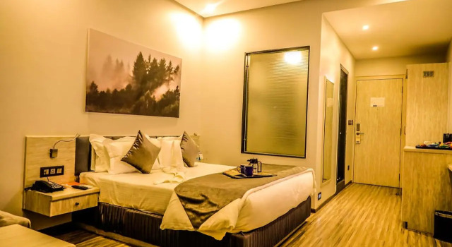 Kyriad Hotel Nashik by OTHPL, Забронировать Отель Отели Насик с парковкой, Парковка
