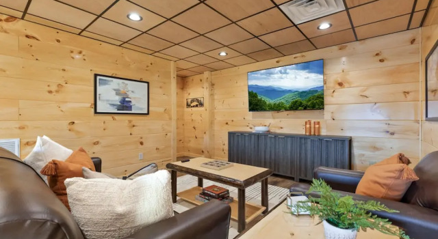 Parkway Paradise w Private Hot Tub, Забронировать Отель Отели Пиджен-Фордж 5 звезд, рядом с Парк "Патриот", 5*