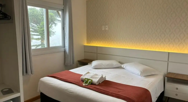 Четырёхместный номер Deluxe Hotel Golden Hills