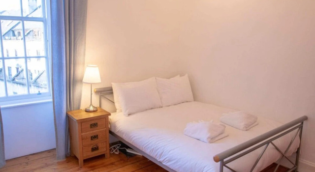 2 Bedroom Property Near Old Town