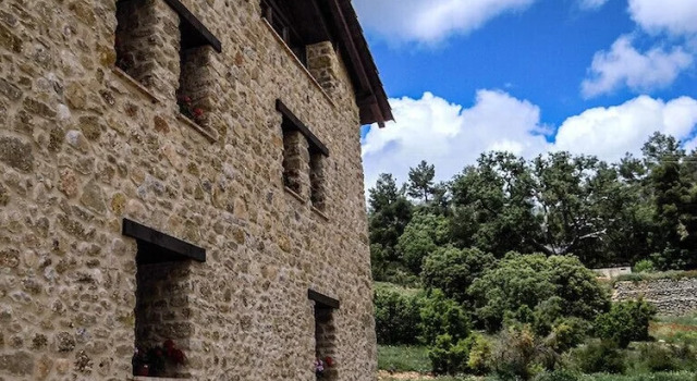Masia de la Serra de la Cogulla, Boek Hotel Monroyo Matarranya