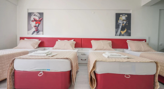 Четырёхместный номер Standard YAŞAM HOTEL