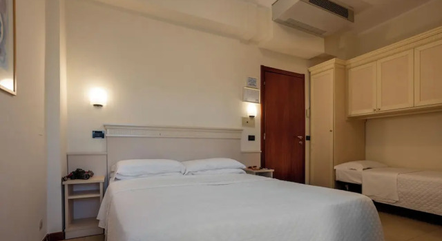 Трёхместный номер Hotel Zeus