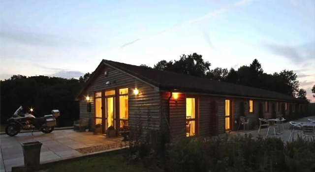 The Old Piggery Guest Accommodation, Book Pension Toddington Merseyside