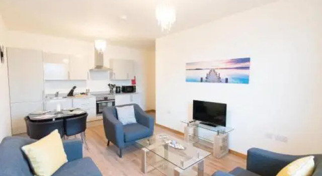 Hamilton Grace, 2 Bed, 1 Bath, Plenty of Parking SN5