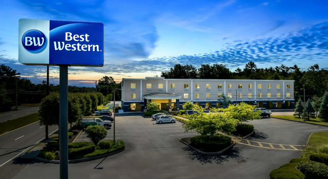 Best Western Dartmouth-New Bedford, Varaa Hotelli Hotellit New England uima-altaalla, Uima-allas