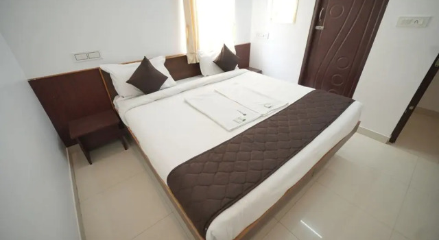 Апартаменты c 1 комнатой с видом на город JR Service Apartment