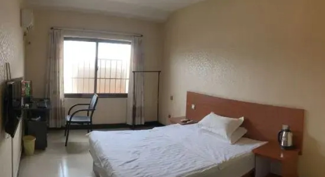 Jiyuan Jiayuan easy House hotel, Prenota Hotel Hotel a Henan con parcheggio, Parcheggio