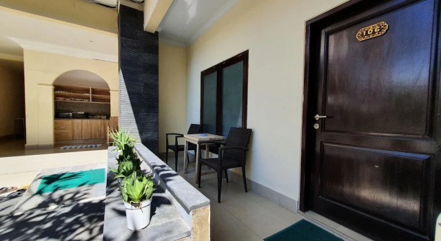 Номер Standard с балконом и с красивым видом из окна Radha Bali Hotel