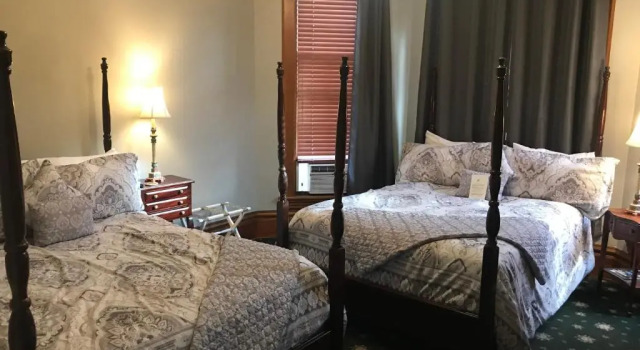 Четырёхместный номер Standard The Campbell House Inn