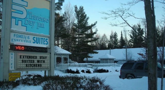 Traverse Bay Inn, Rezerwuj Hotel Traverse City Michigan