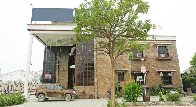 OYO 16906 Hotel Balsons, Réserver Hôtel Patiala Pendjab