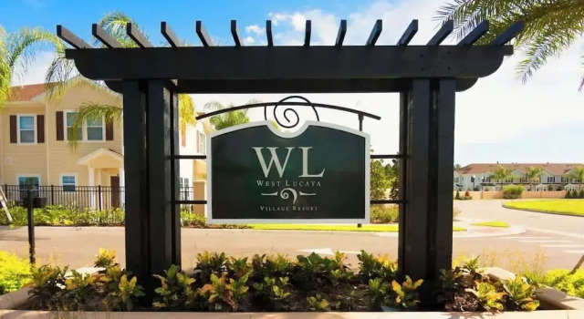 Kissimmee 4BR Townhouse: Perfect for Families!, Varaa Villa Huvilat kohteessa Florida, Villa