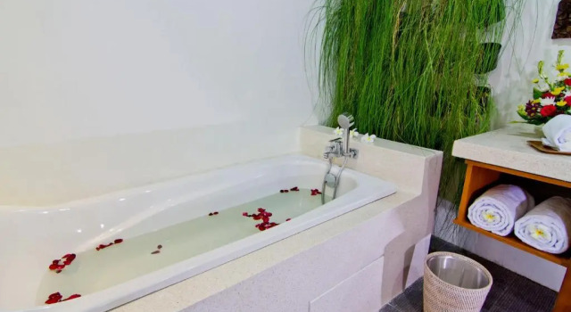Двухместный номер Standard с видом на бассейн Maha Residence Guest House