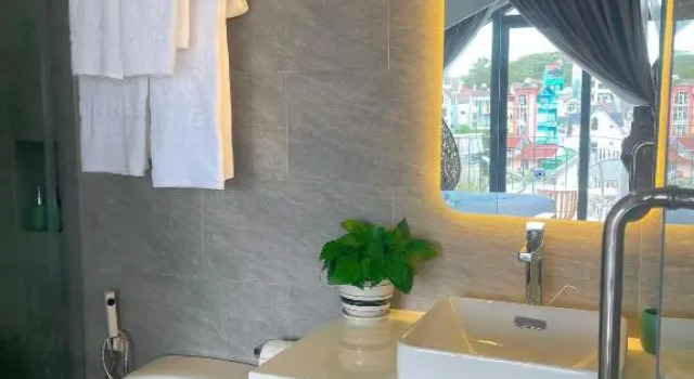 Двухместный номер Standard с балконом Tournesol Villa Dalat