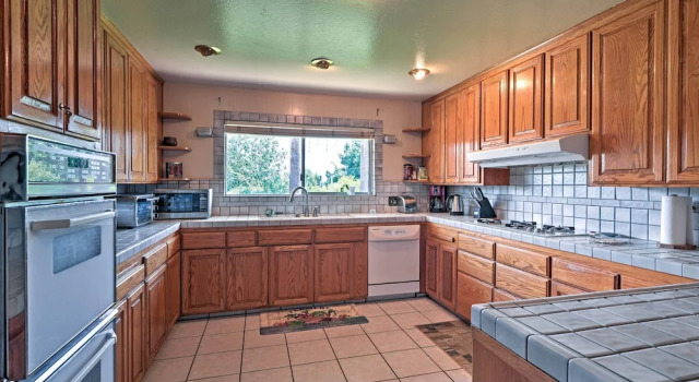Коттедж 7 Mi to Dtwn Gilroy: Spacious Home on 20 Acres!