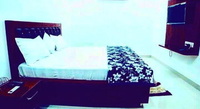 Hotel DM Heavens, Забронировать Отель Бивани штат Харьяна