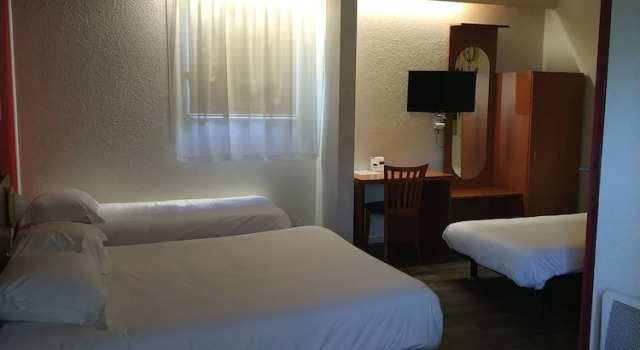 Четырёхместный семейный номер Standard Hotel - Restaurant du Lac - Agen
