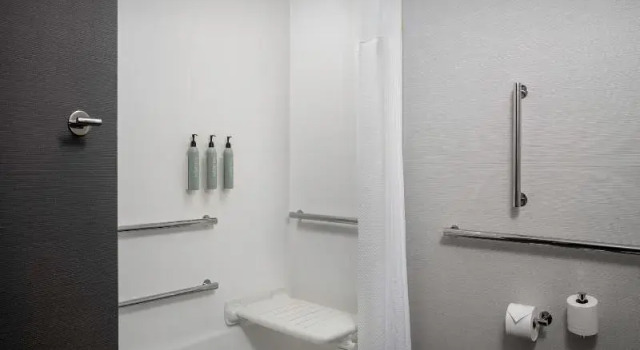 Двухместный люкс c 1 комнатой Courtyard by Marriott Northport University of Alabama
