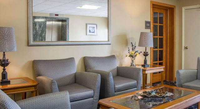 Comfort Inn Wethersfield - Hartford, Varaa Hotelli Hotellit New England uima-altaalla, Uima-allas