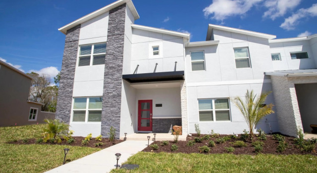 Stunning 5 Bd w/ Pool Close to Disney 8955