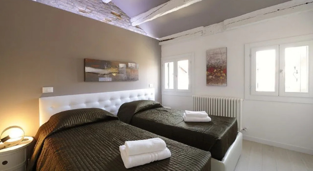 Cà Venezia Design Apartment, Забронировать Апартаменты/квартира Санта-Кроче Венеция, рядом с Accademia Bridge