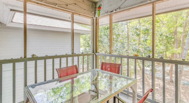 Апартаменты 3 Mi to Cherry Grove Beach: Coastal Condo Retreat!
