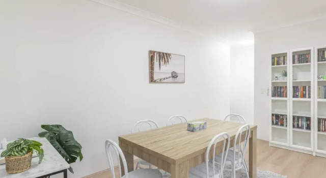 Апартаменты Classic Kozyguru | Homebush West | 3-Beds Apt With Parking