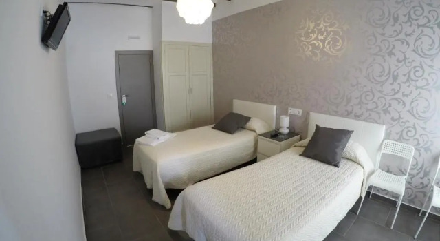 Двухместный номер Superior с балконом Hostal Mediterráneo